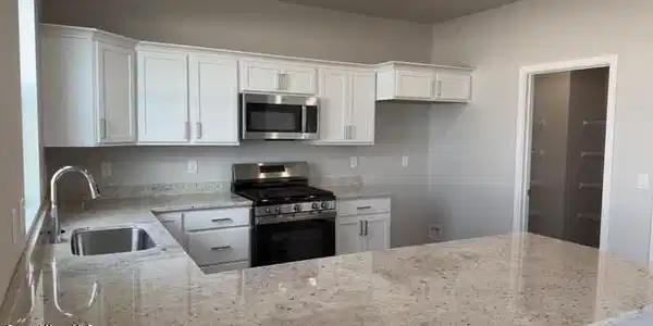 Image 3: 2773 Vega - Kitchen