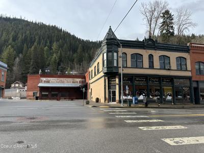 524 Bank St & 506 Sixth St
