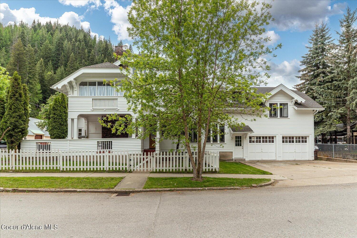 Image 2: 504 First St, Wallace Idaho
