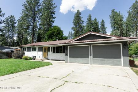 4075 E EVERGREEN DR
