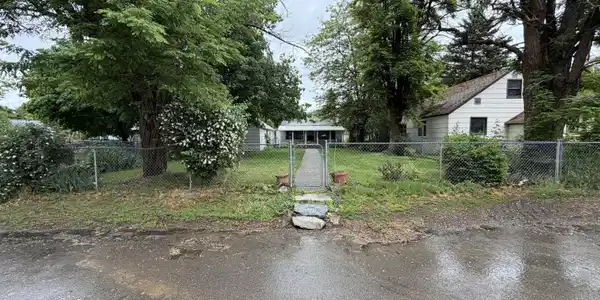 212 Hill ST