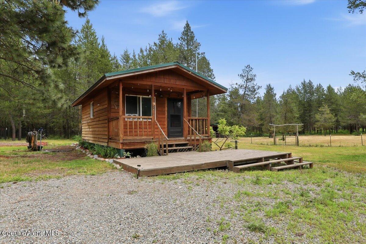 Image 3: 03-Cabin 1