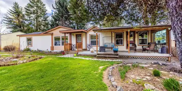 36 Homestead Ln