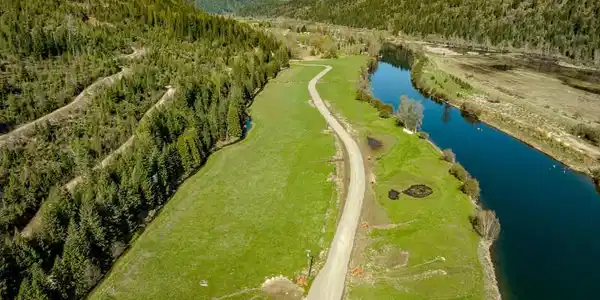 Image 3: Horn Hooked Estates