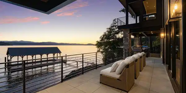 Image 3: Bennett Bay Lake Luxury Living