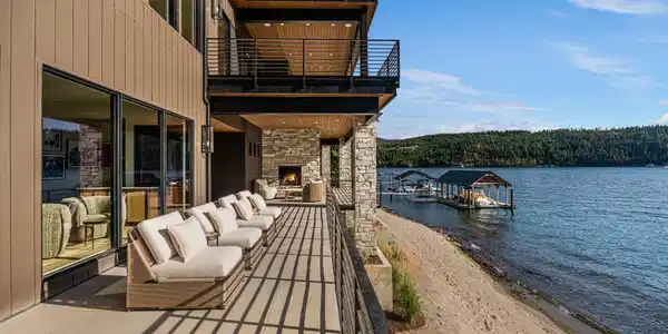 Image 4: Beachside Terrace, Multi-Level