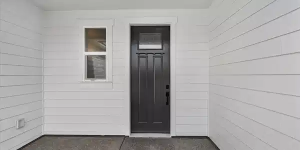 Image 3: 04-Entrance