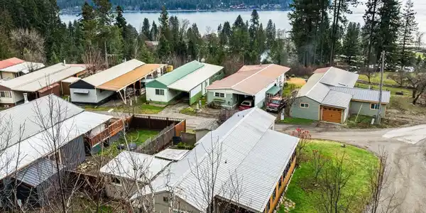 302 School Rd