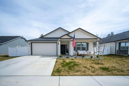 16037 N Hadley Loop