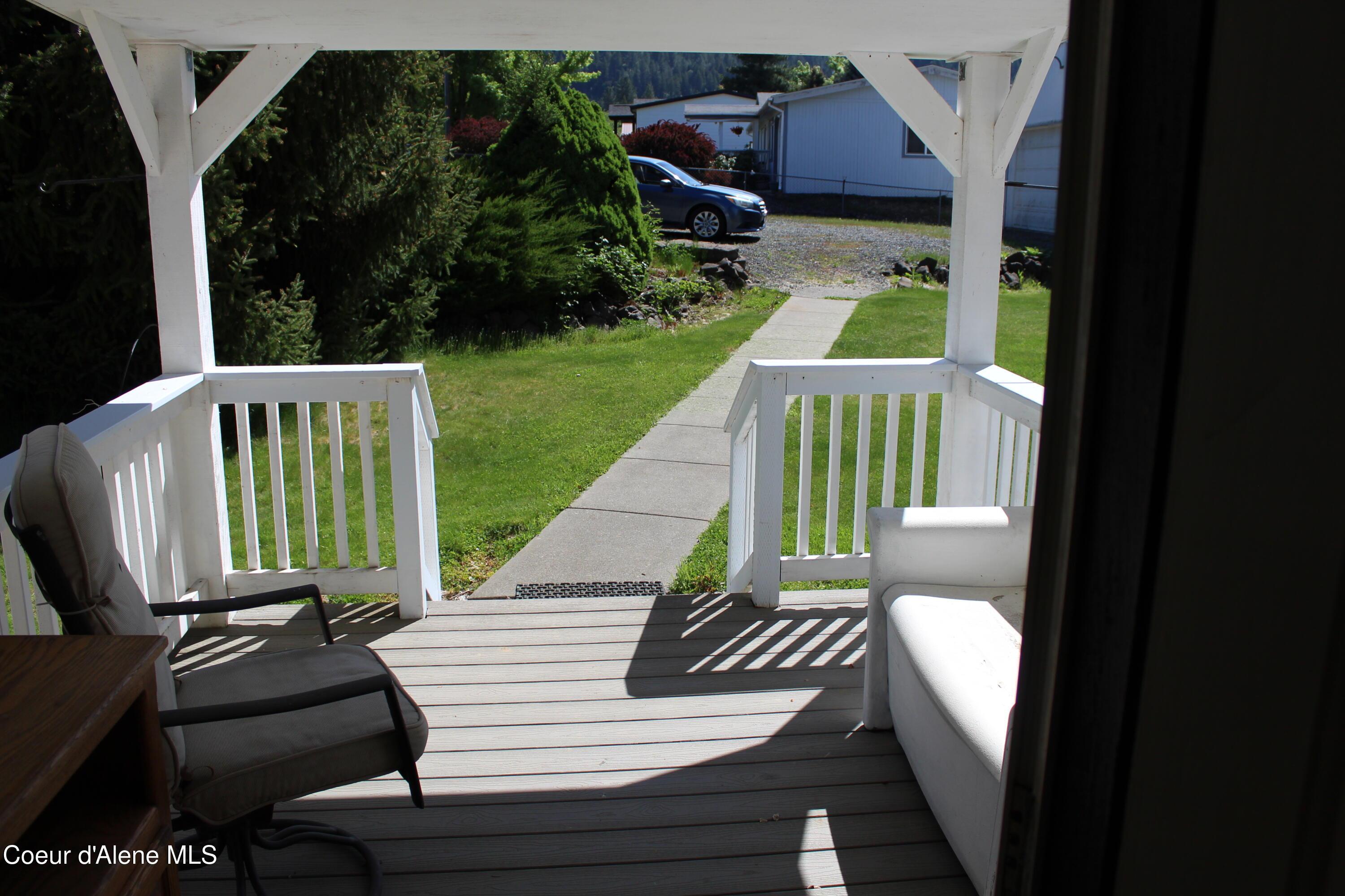 Image 2: Entry porch