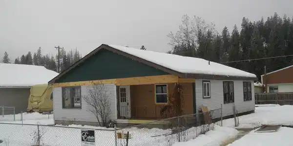 Image 2: House