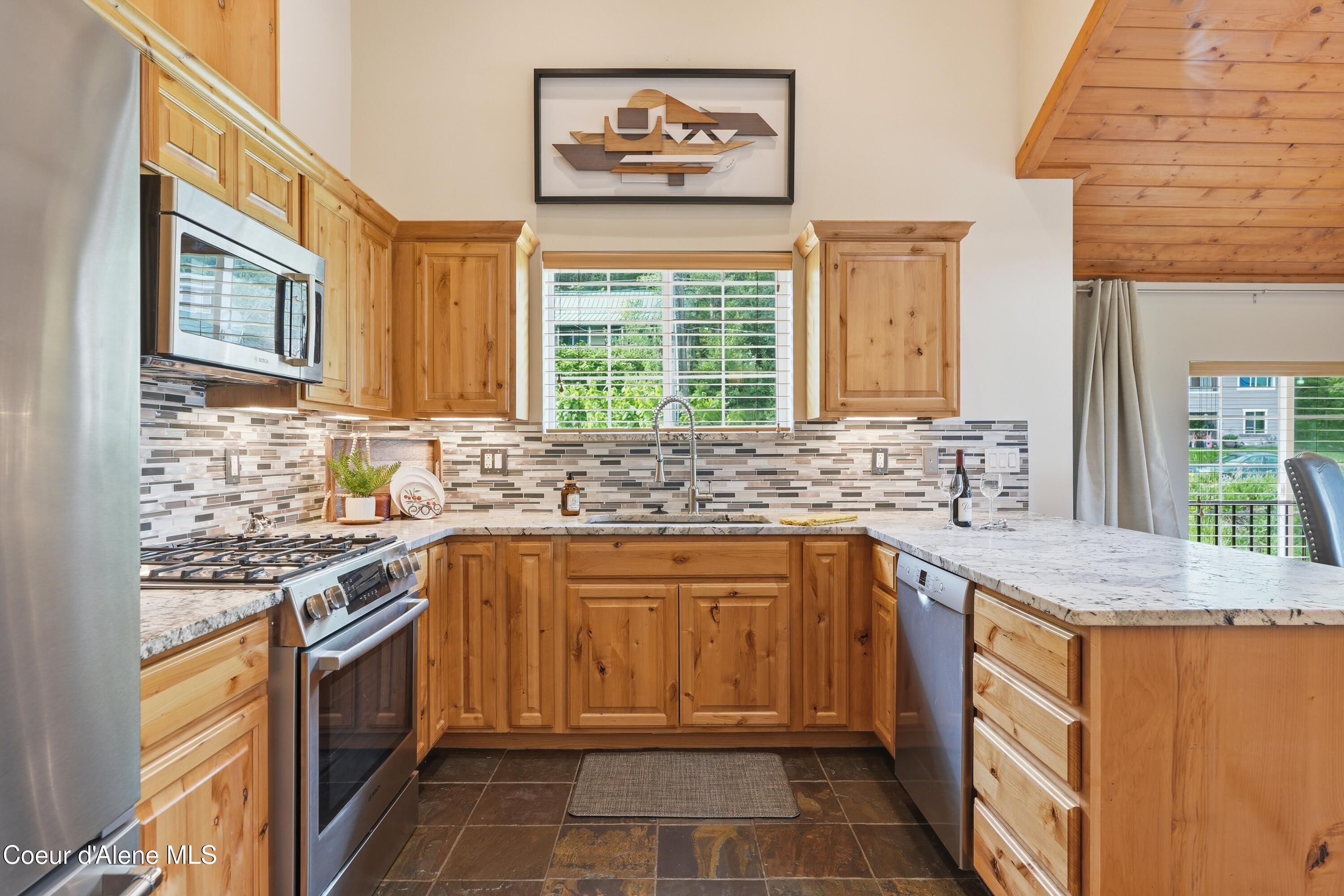 Image 4: 308 OHIO NEW Kitchen