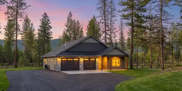53 WALLACE LN