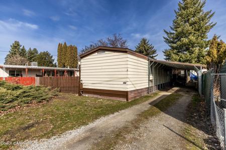 653 W Wyoming AVE