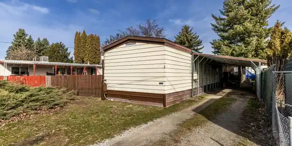 653 W Wyoming AVE