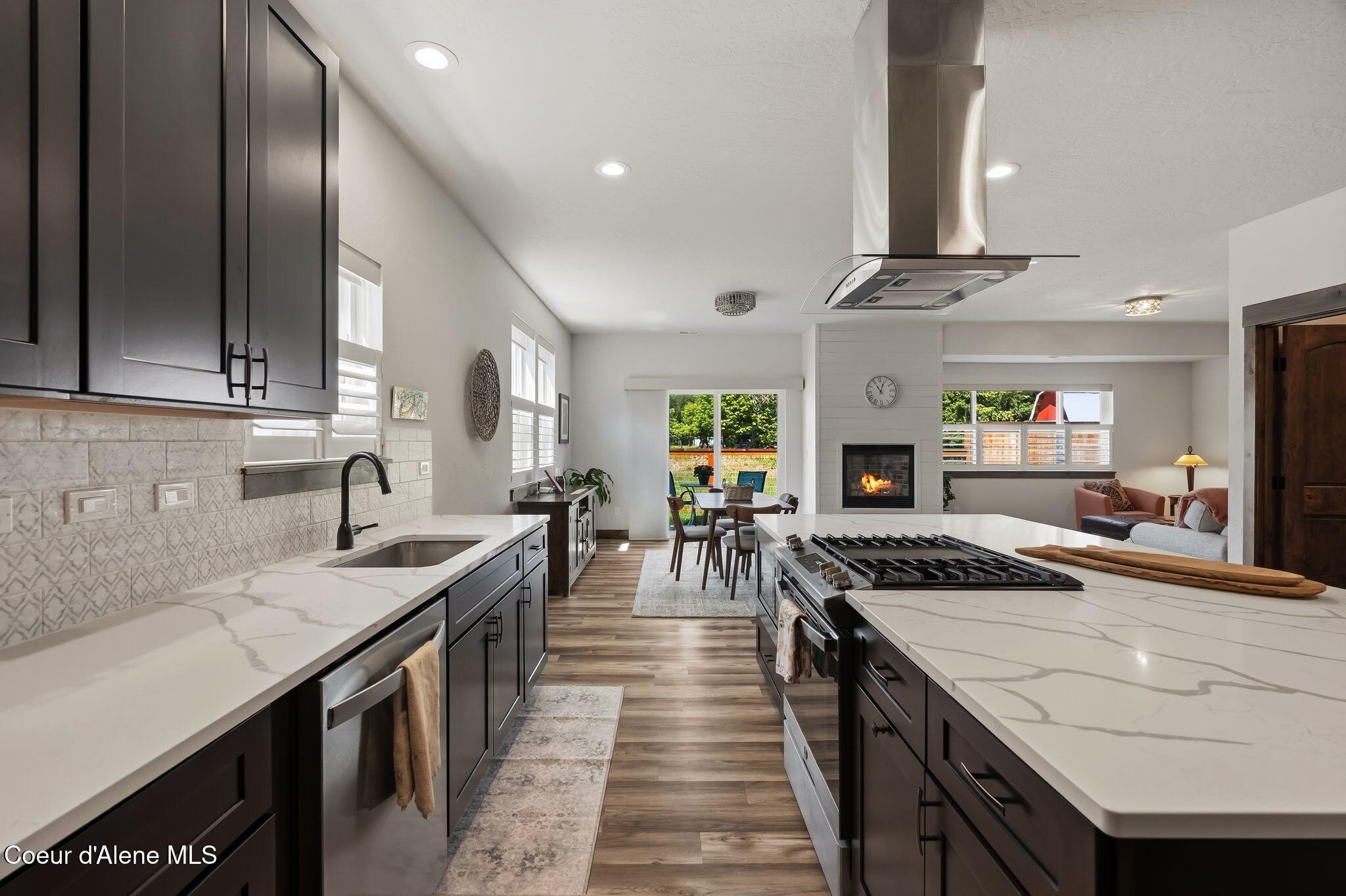 Image 3: 3 mls_A7400193