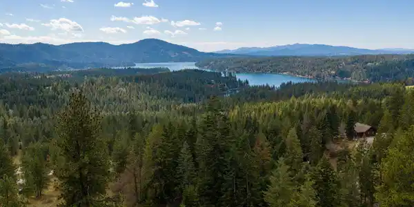 Image 2: Hayden Lake Views