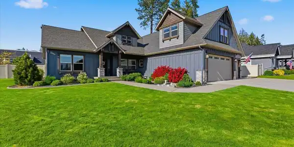 1037 E GRAVELSTONE CT