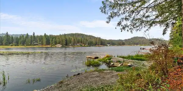 Image 3: Kelso Waterfront and dock