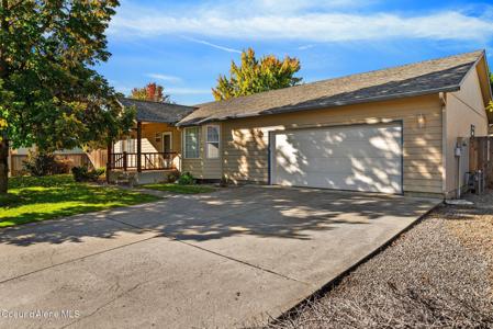 8419 N Cloverleaf Drive