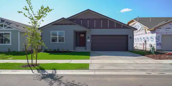 6015 PELICAN LOOP