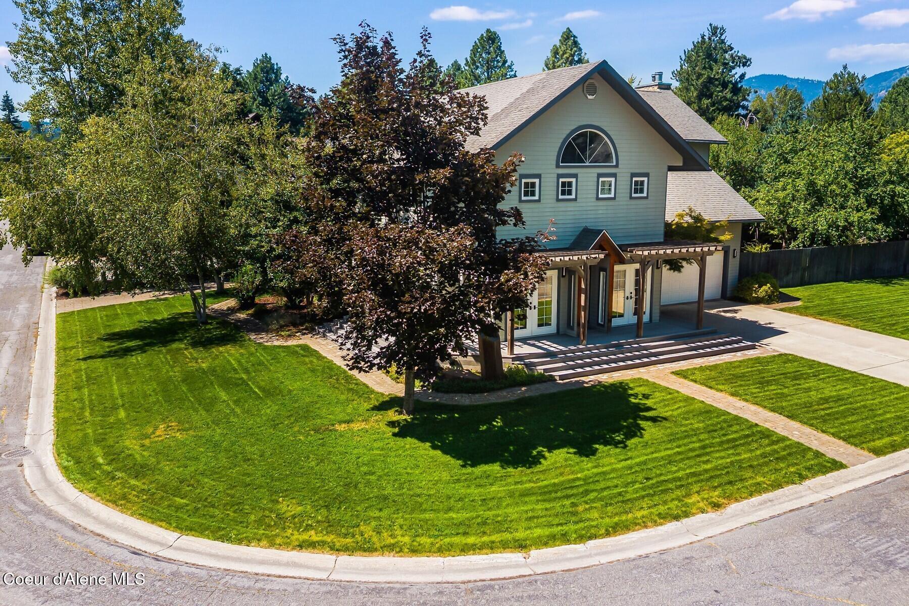 Image 1: Mountain Meadows Home