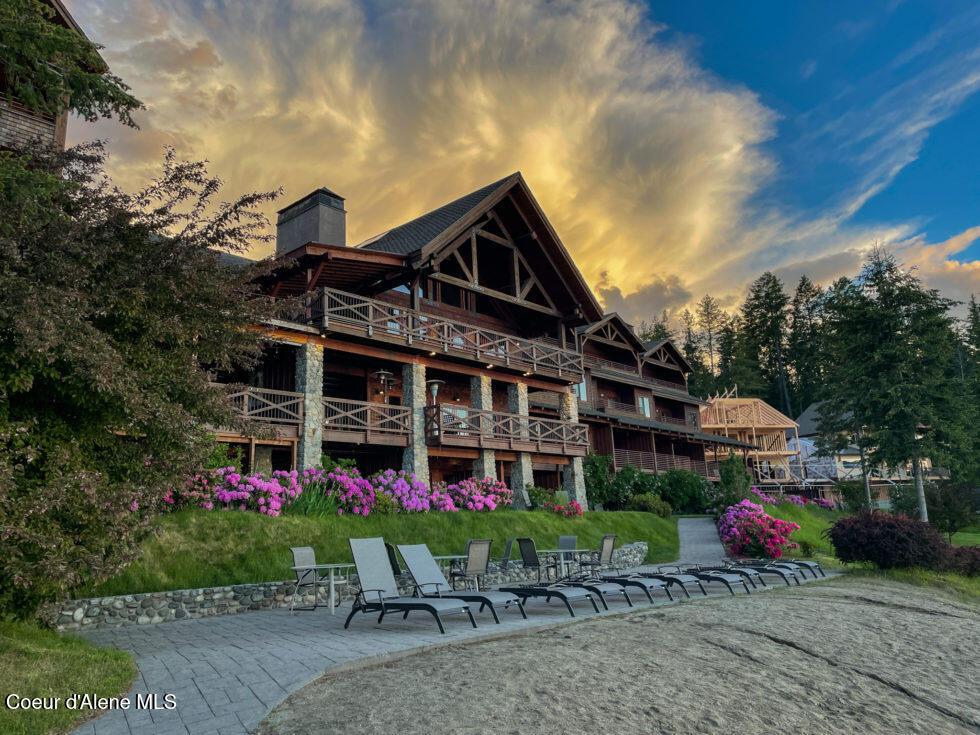 Image 1: The Lodge at Sandpoint