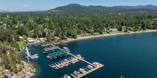 Image 3: Marina & Sanders Beach