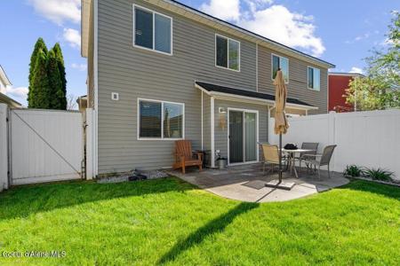 3379 E Brownstone CT