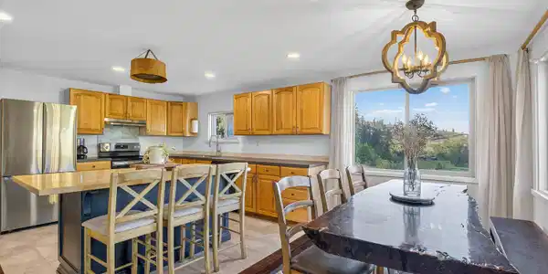 Image 3: Kitchen 059_AM3I5477