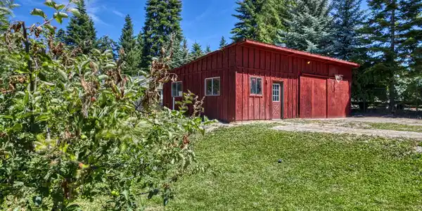 Image 3: Garage/Storage
