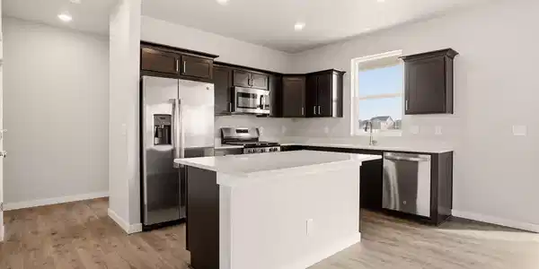 Image 3: Kitchen Island