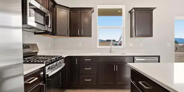 Image 4: Kitchen