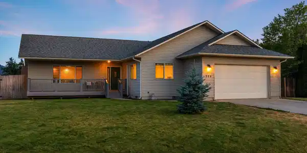 208 Brittany Loop