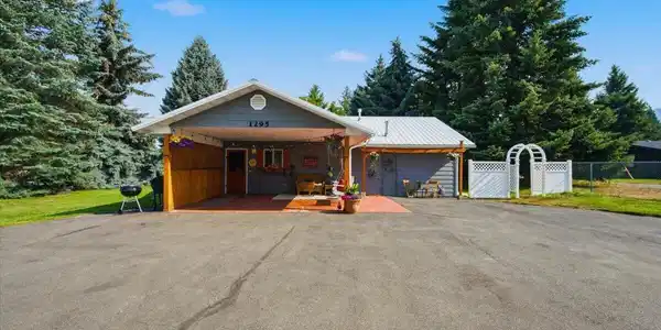 Image 3: Front of Home