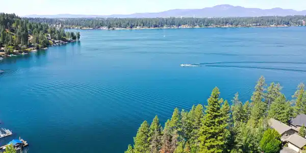 Image 3: Beautiful Hayden Lake