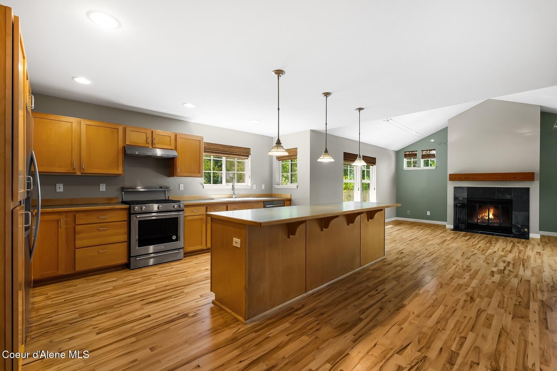 Image 3: Kitchen and Dining
