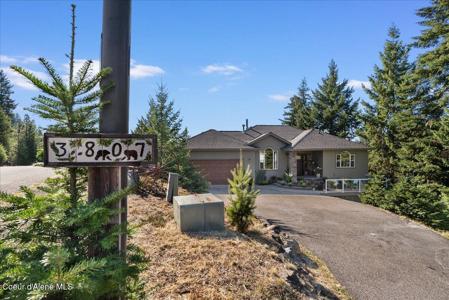 3807 E AVERY LN