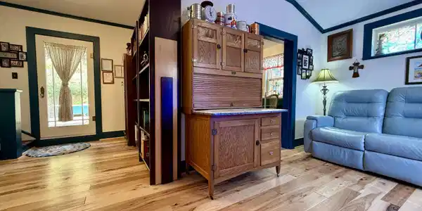 Image 3: Entry