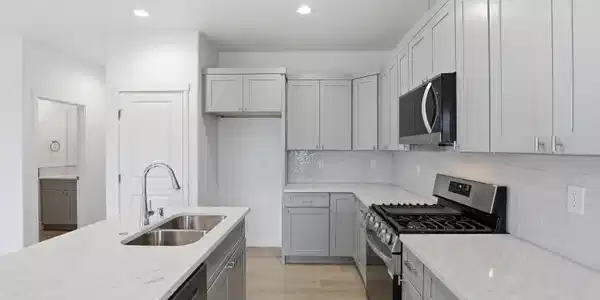 631 N Creative Way (LOT 16)