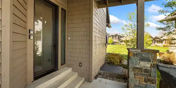 Image 4: Covered Entry