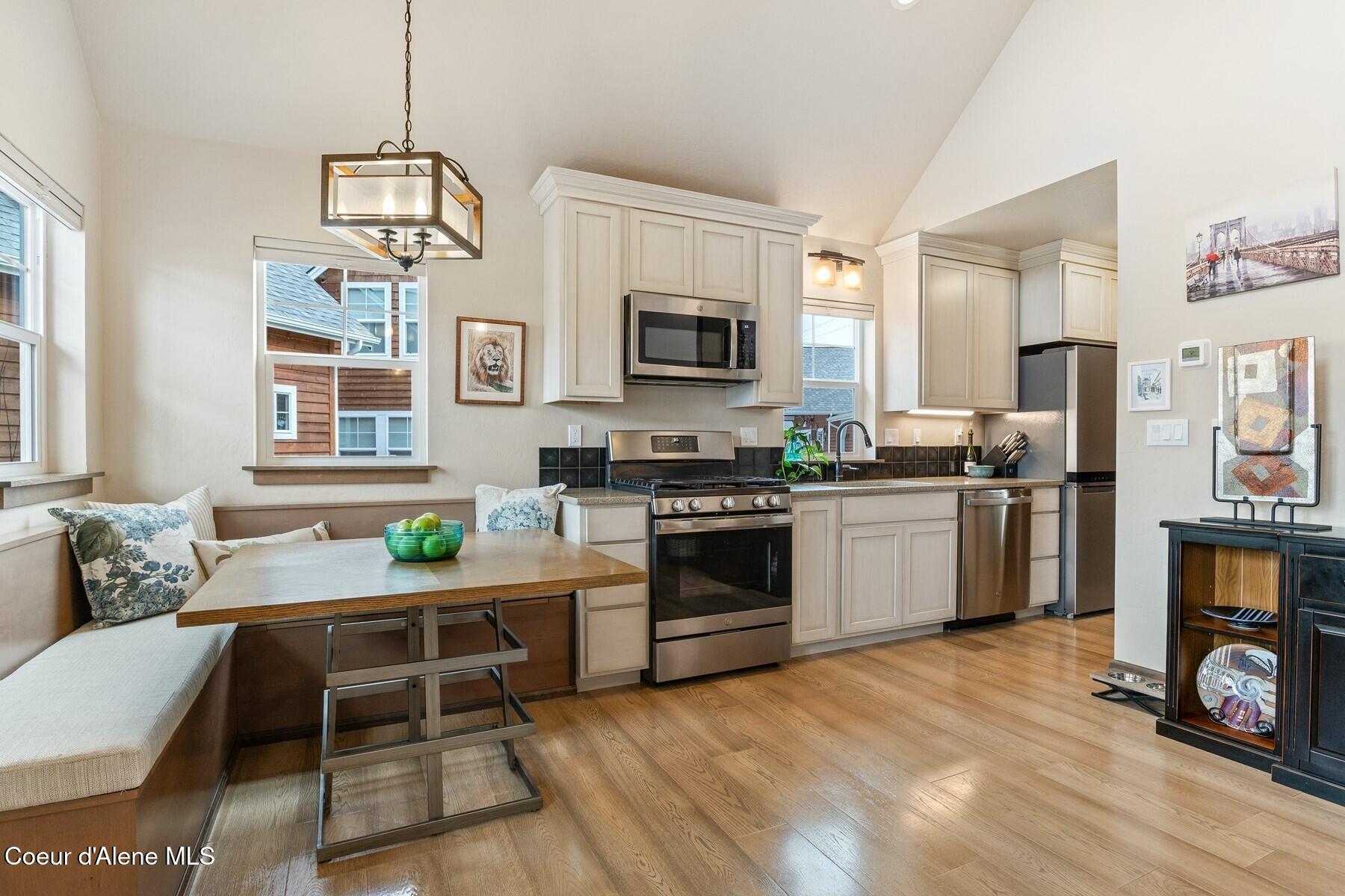 Image 1: Open Kitchen