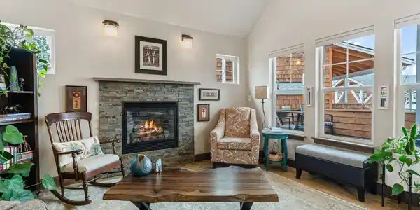 Image 2: Comfortable, Cozy, Casual Space