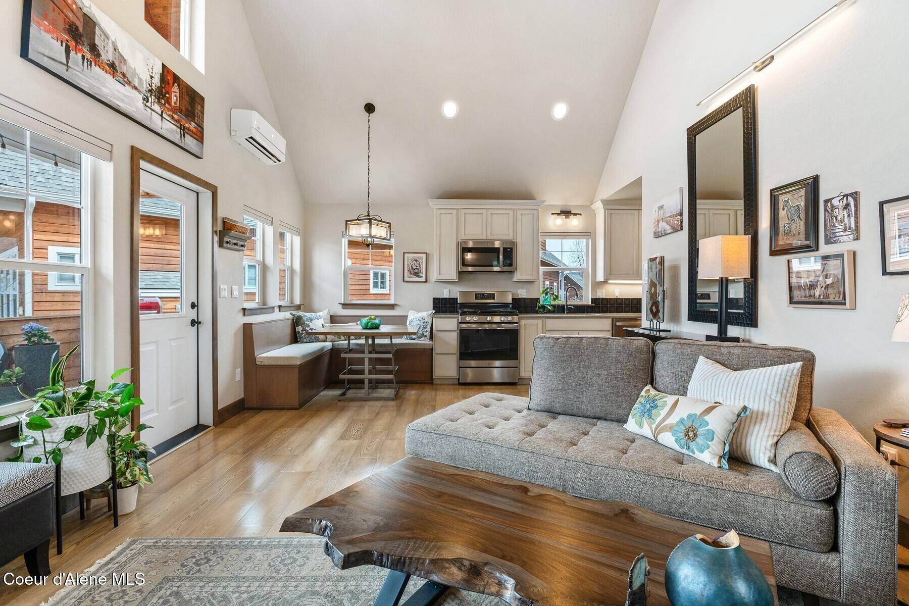 Image 4: Open Plan Living