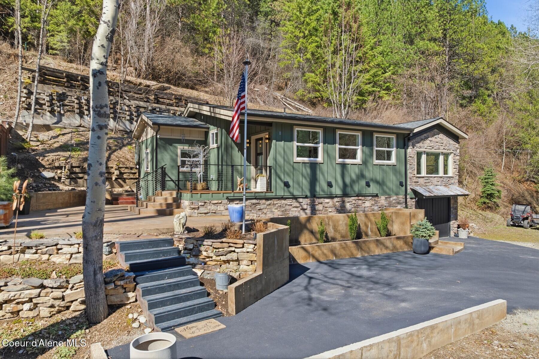 Image 4: Contemporary Ski Retreat
