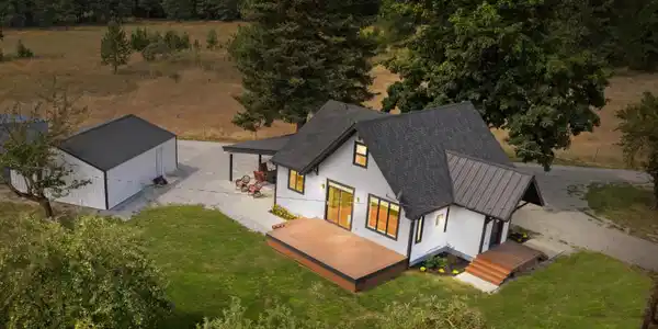 272 E Settlement Rd