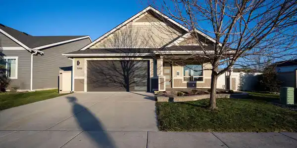 7996 N Hibiscus LN