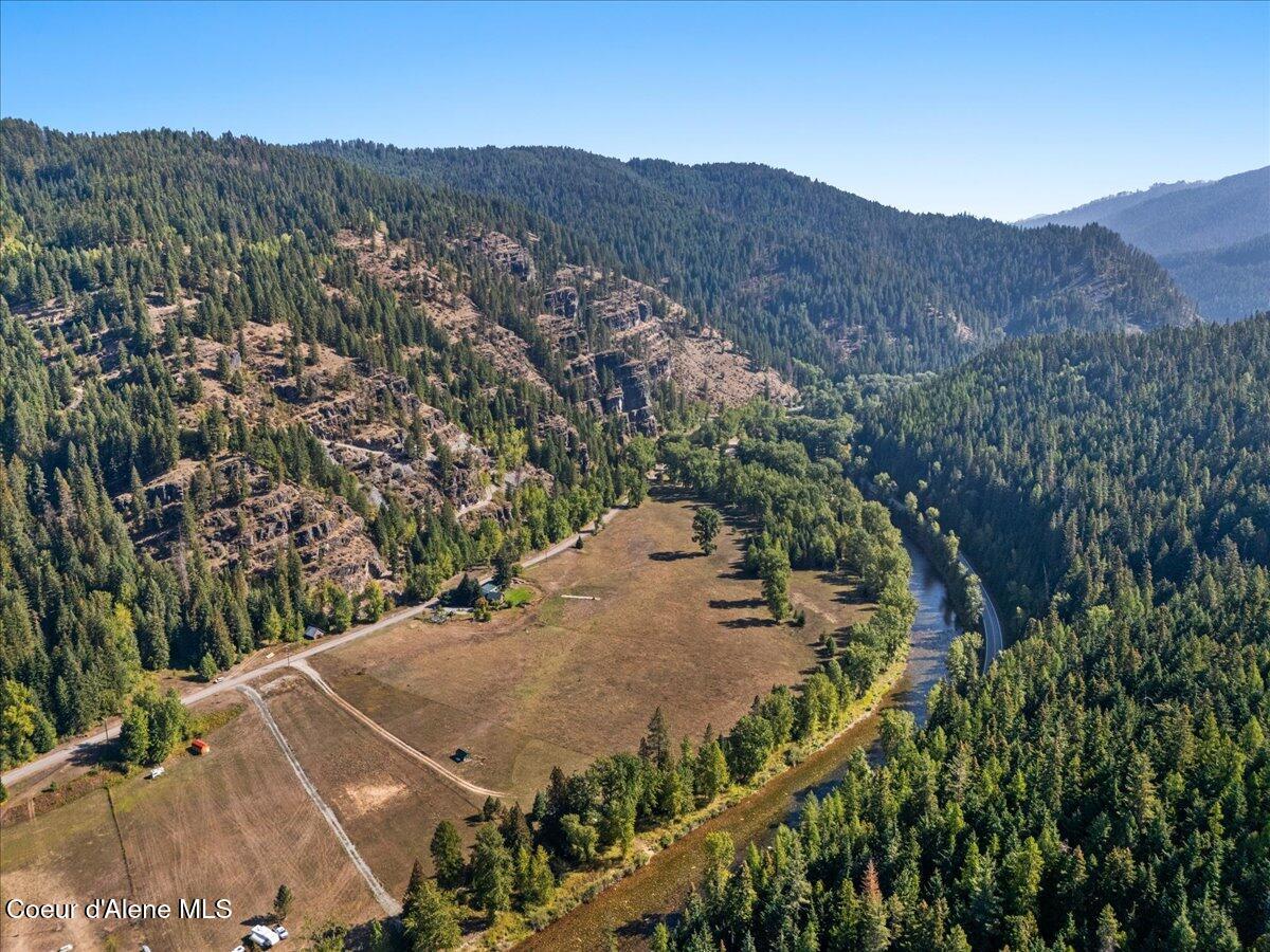 Image 2: 02-11216 Old River Rd