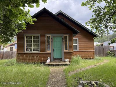 111 E St