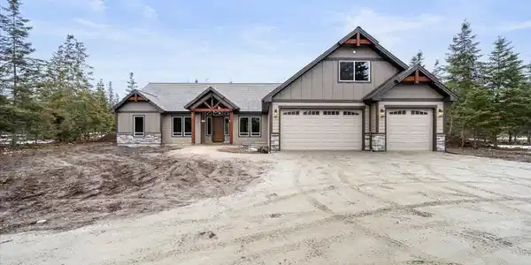 Image 3: Front-Photo of Similar Home